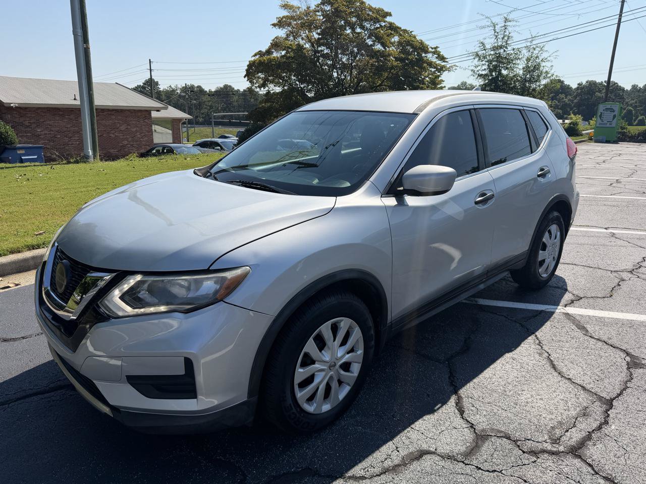 Used 2018 Nissan Rogue S FWD image 1