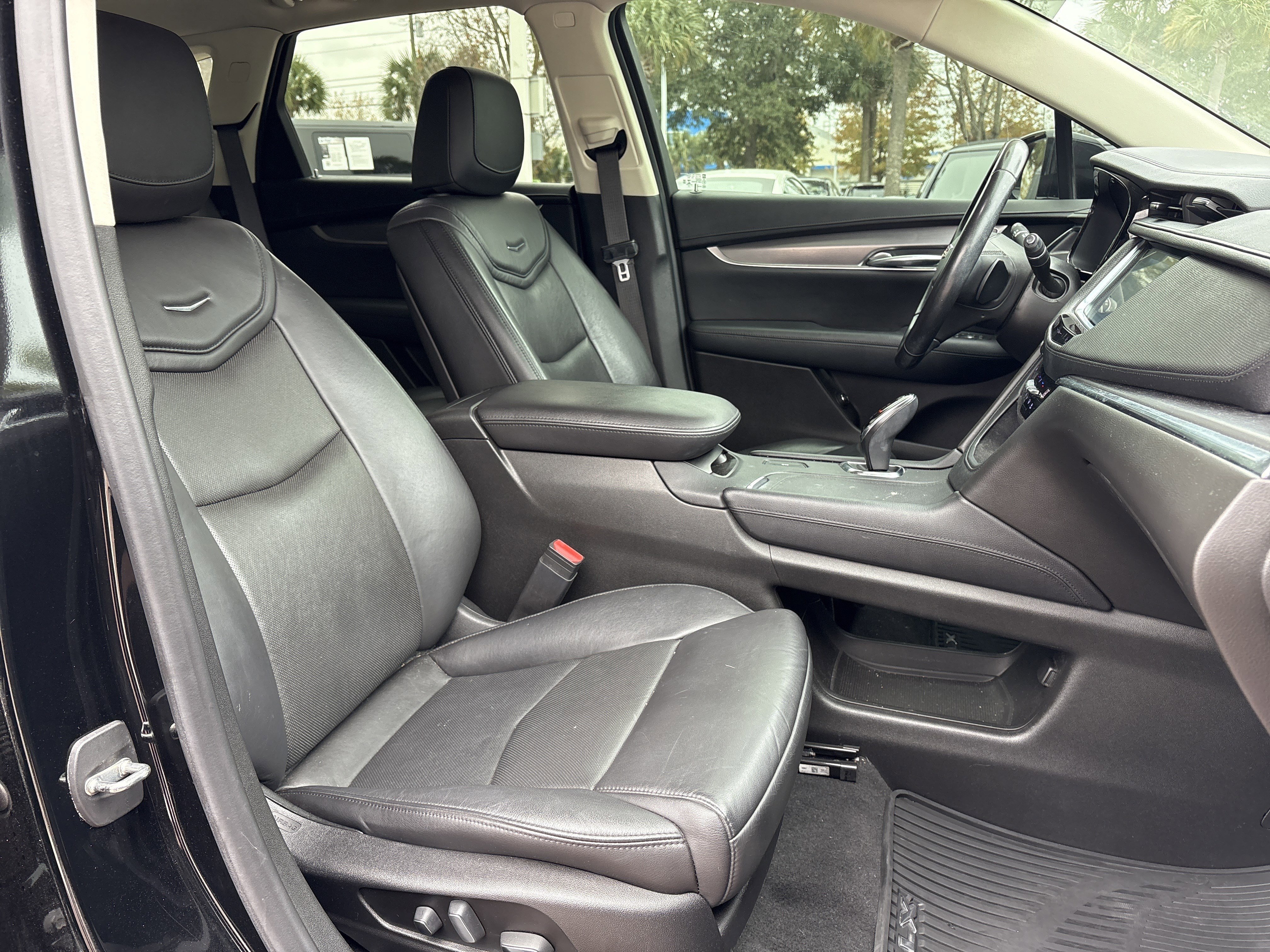 Used 2019 Cadillac XT5 Luxury image 33