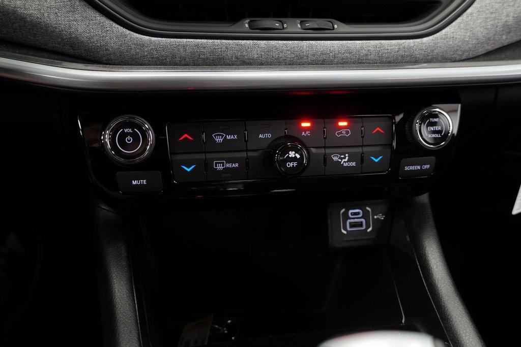 Certified 2025 Jeep Compass Latitude w/ Convenience Group image 27