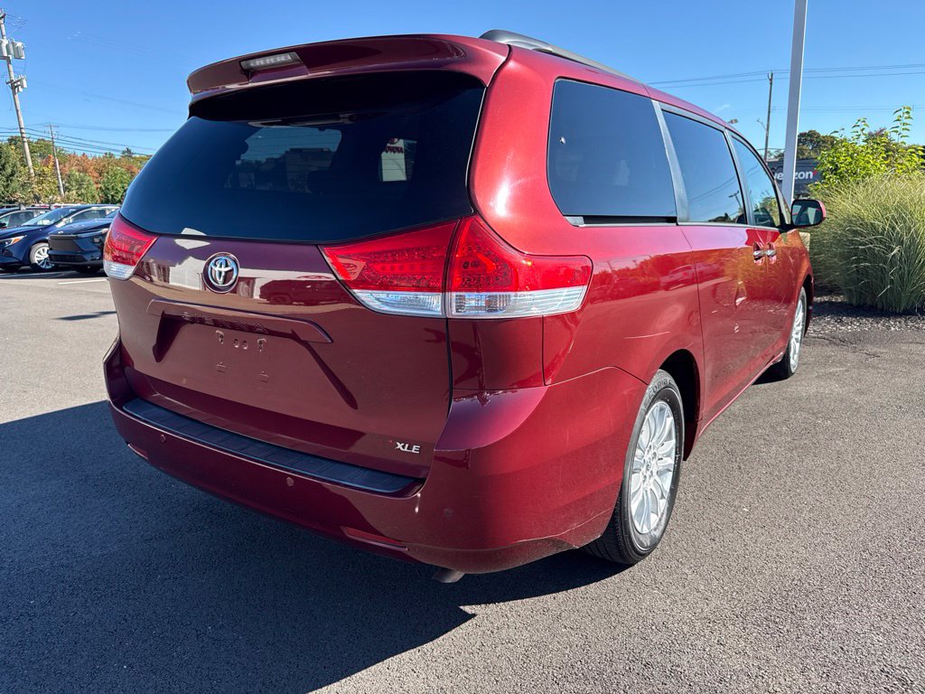Used 2014 Toyota Sienna XLE FWD image 5