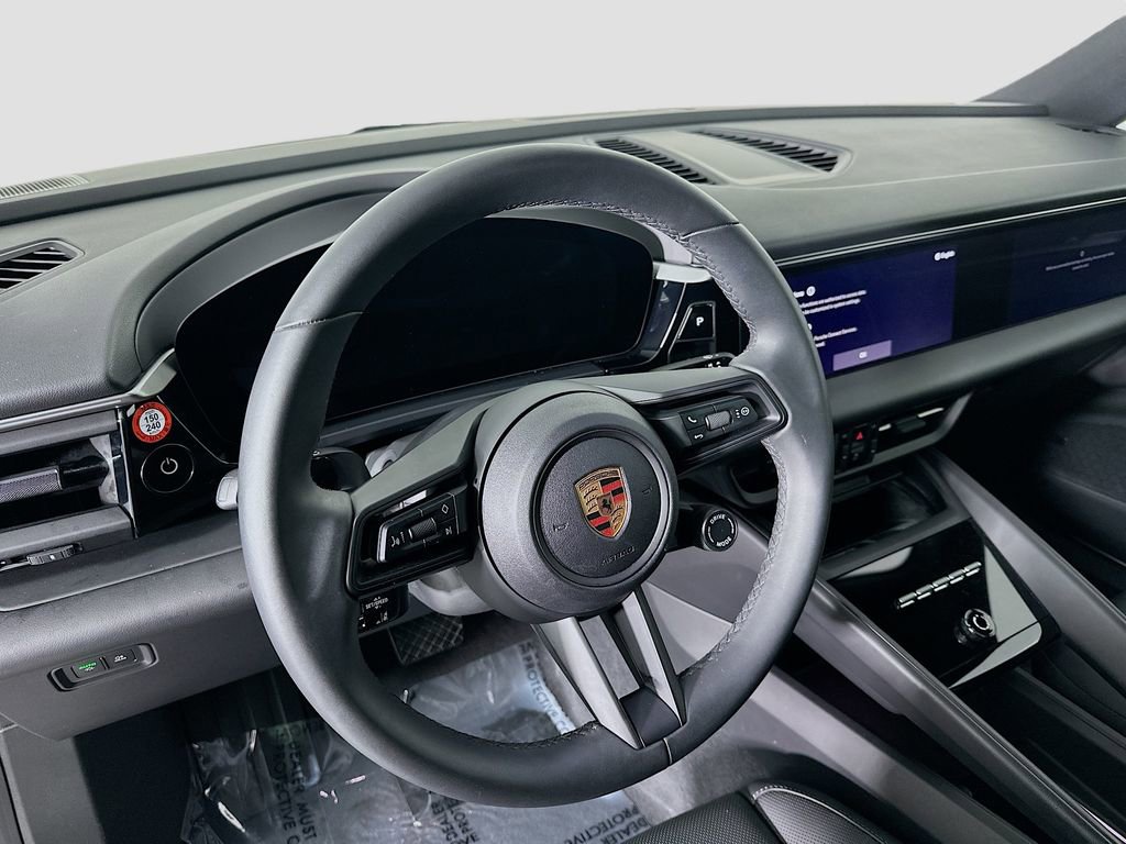 Certified 2025 Porsche Macan Electric image 12