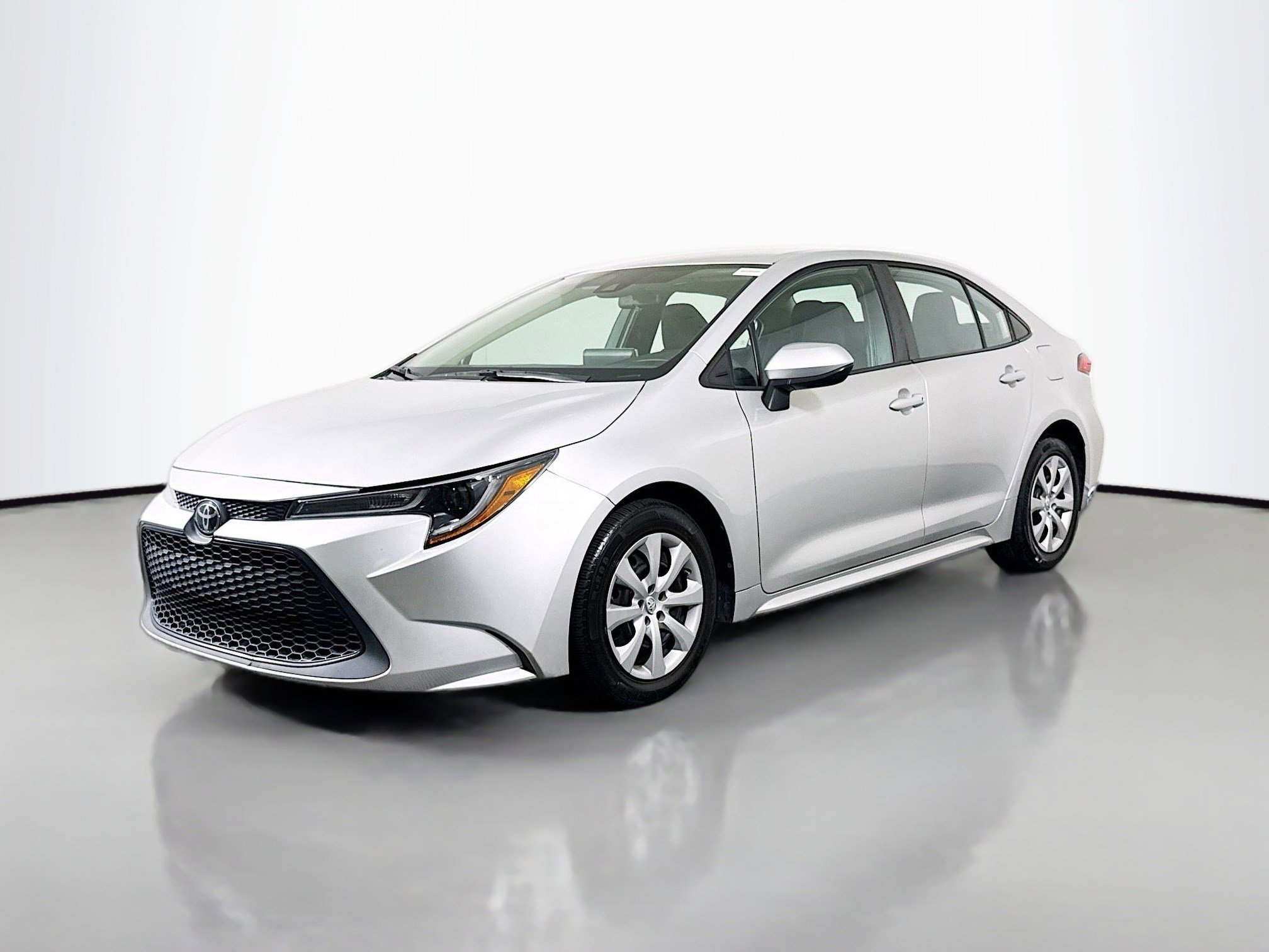 Used 2021 Toyota Corolla LE FWD image 4