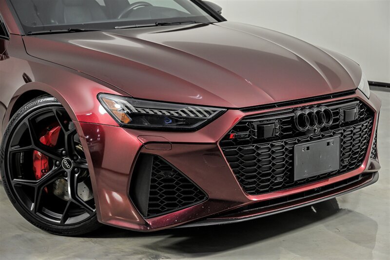 Used 2024 Audi RS 7 Performance AWD/4WD image 2