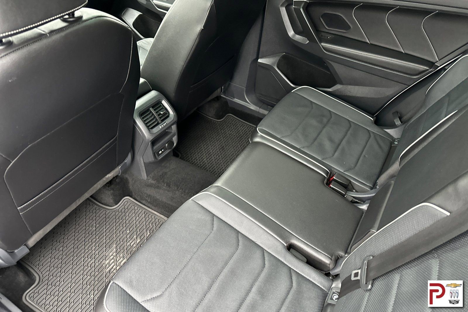 Used 2024 Volkswagen Tiguan SEL R-Line image 14