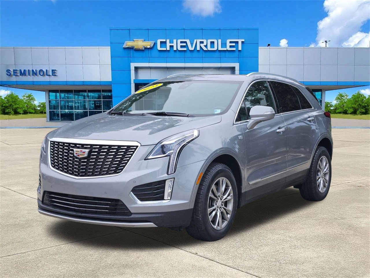 Used 2023 Cadillac XT5 Premium Luxury image 2