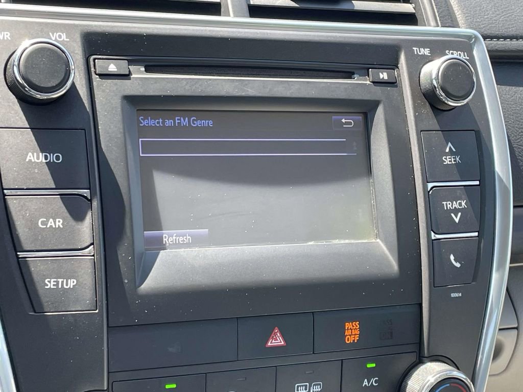 Used 2016 Toyota Camry LE image 26
