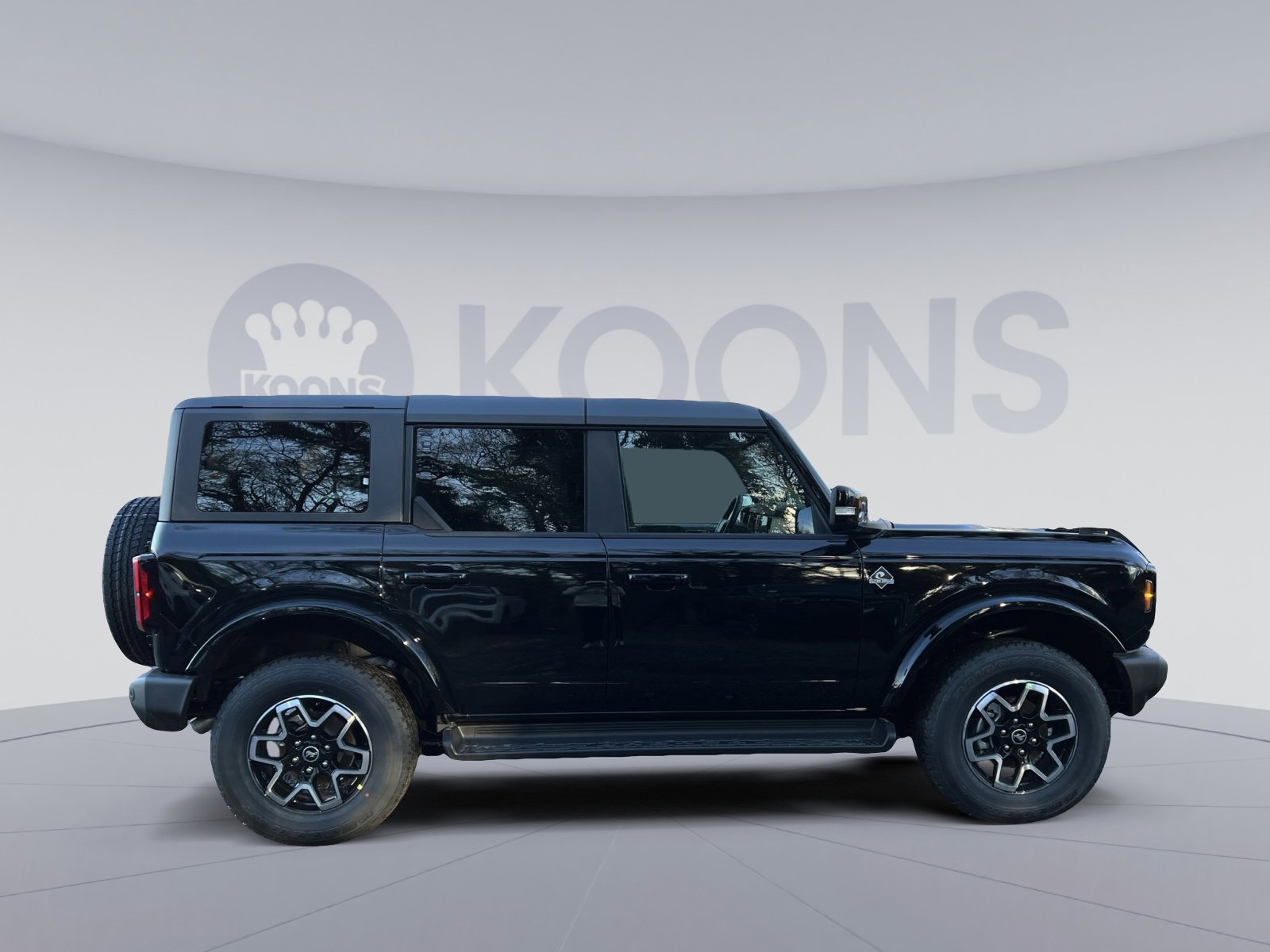 New 2025 Ford Bronco Outer Banks image 8