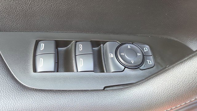 Used 2025 Chevrolet Blazer LT FWD image 22