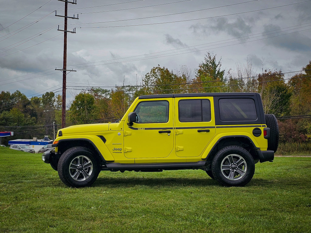 Used 2022 Jeep Wrangler Unlimited Sahara w/ Cold Weather Group AWD/4WD image 7