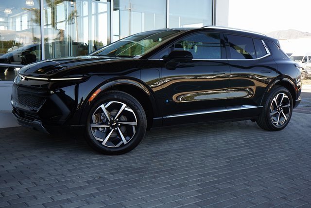New 2025 Chevrolet Equinox EV LT image 4