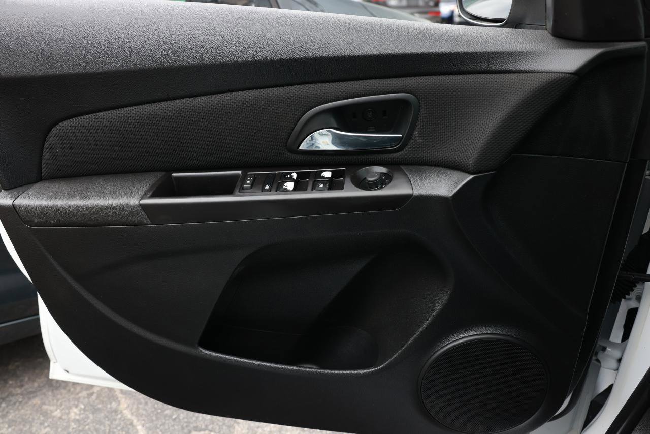 Used 2015 Chevrolet Cruze LT FWD image 37