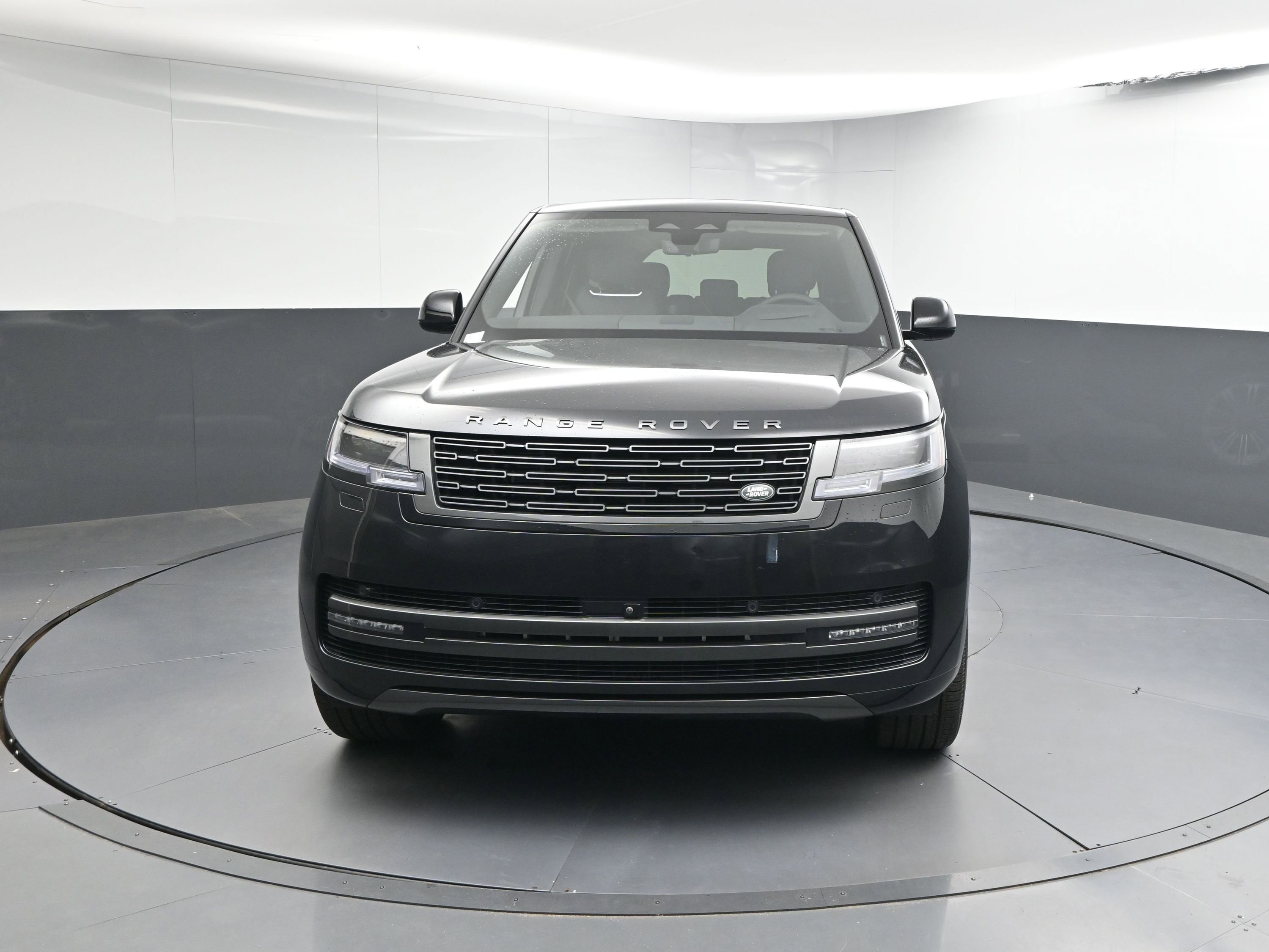 New 2025 Land Rover Range Rover SE image 24