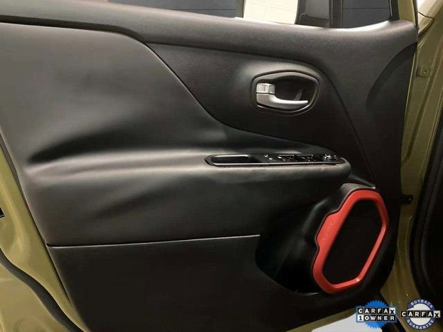 Used 2015 Jeep Renegade Trailhawk w/ Premium Leather Group image 30