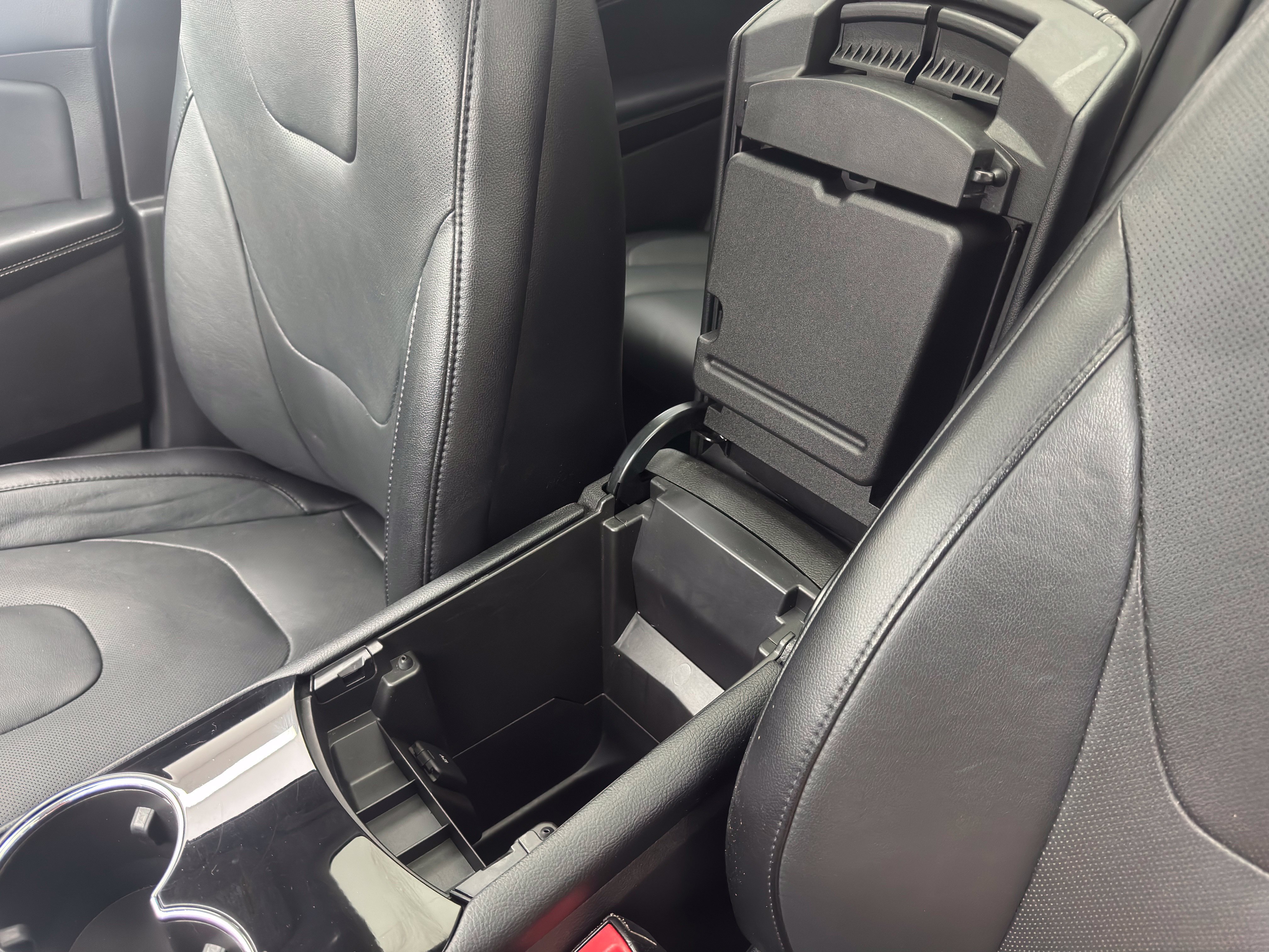 Used 2016 Ford Edge Titanium w/ Equipment Group 301A AWD/4WD image 30