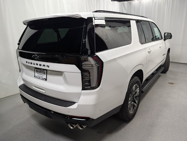New 2027 Chevrolet Suburban Z71 w/ Z71 Off-Road Package AWD/4WD image 5