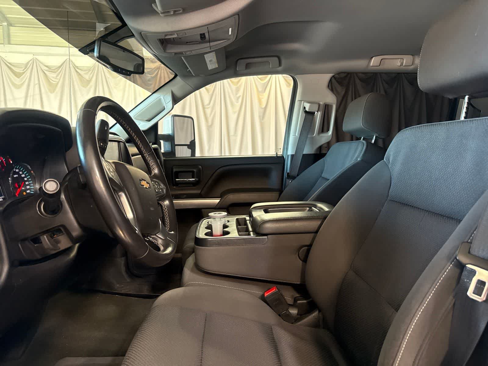 Used 2018 Chevrolet Silverado 1500 LT w/ Max Trailering Package AWD/4WD image 17