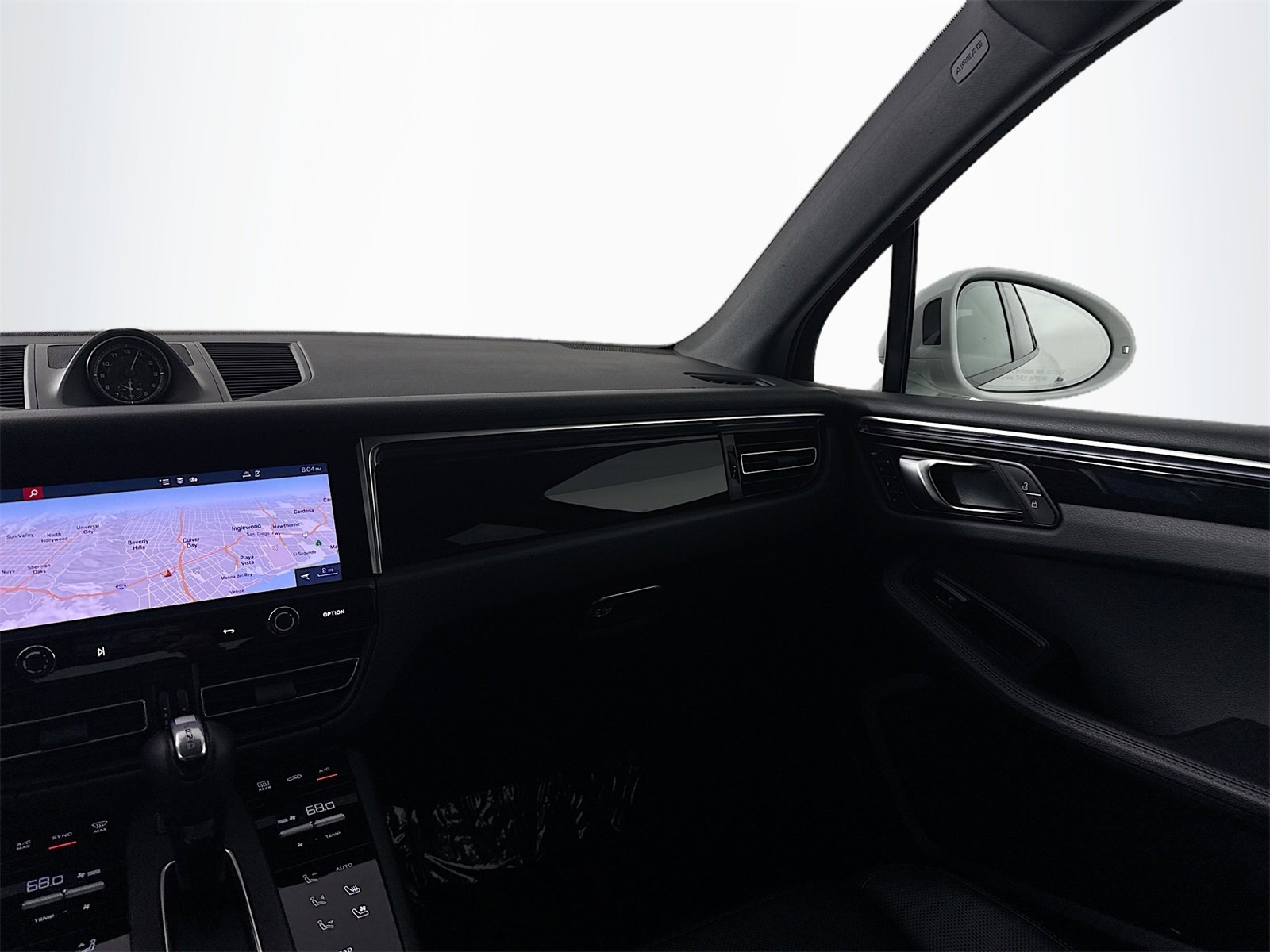 Certified 2024 Porsche Macan image 20