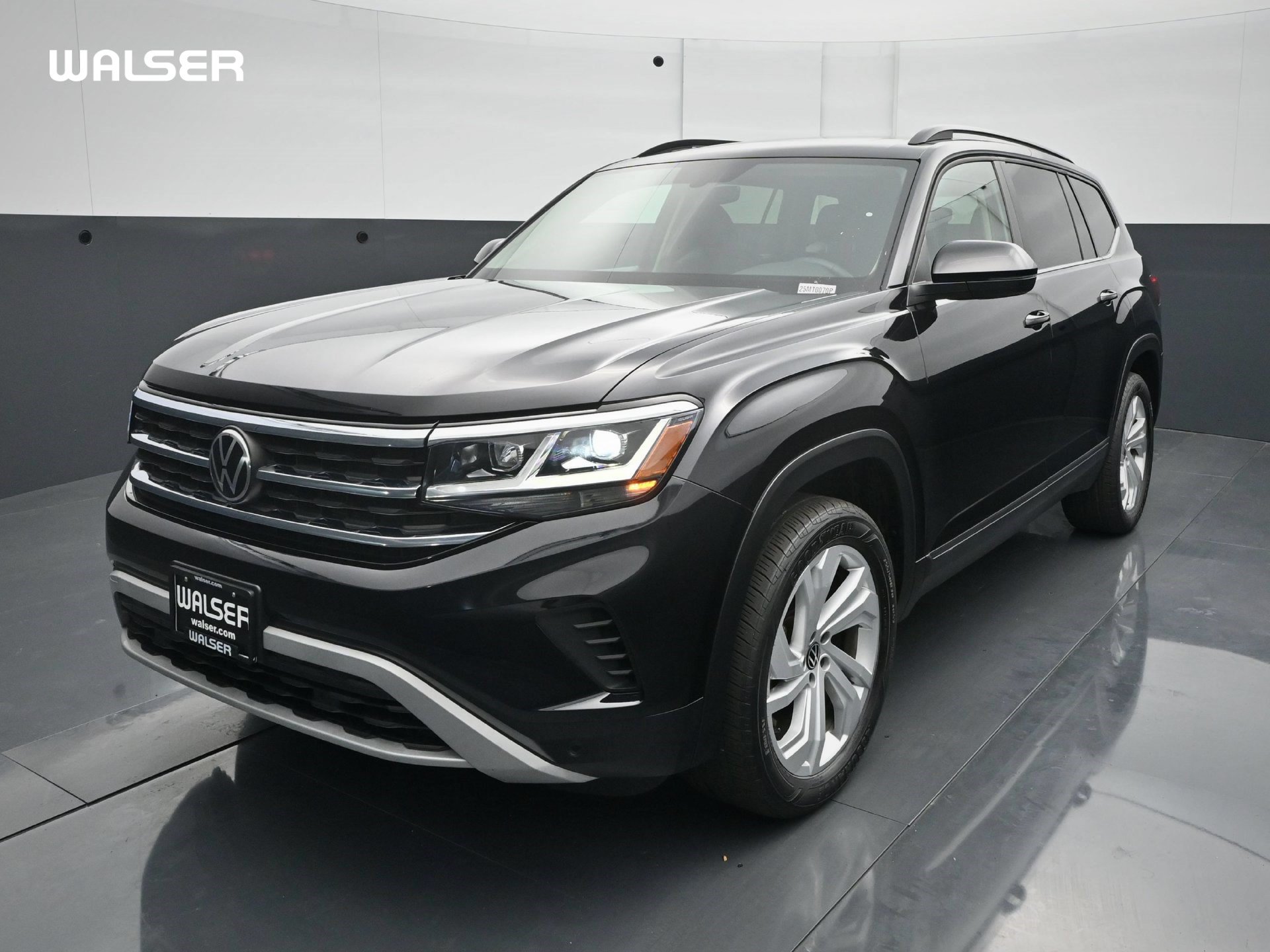 Used 2023 Volkswagen Atlas SE w/ Panoramic Sunroof Package