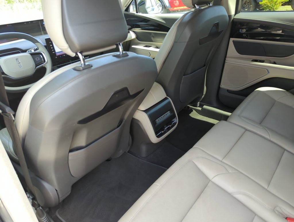 Used 2024 Lincoln Nautilus Premier image 29