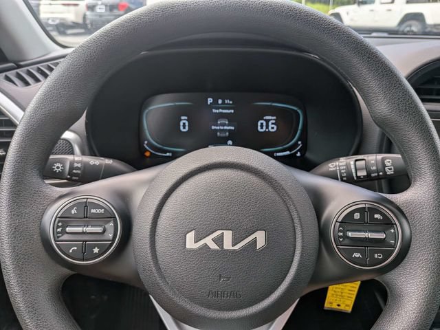 Used 2025 Kia Soul LX FWD image 31