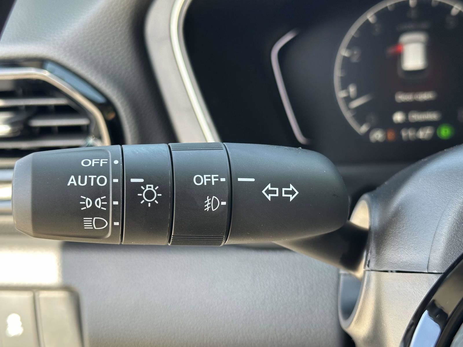 New 2025 Honda Pilot Touring image 14