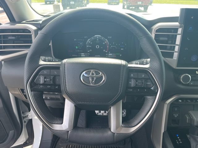 Used 2024 Toyota Sequoia SR5 w/ SR5 Premium Package AWD/4WD image 17