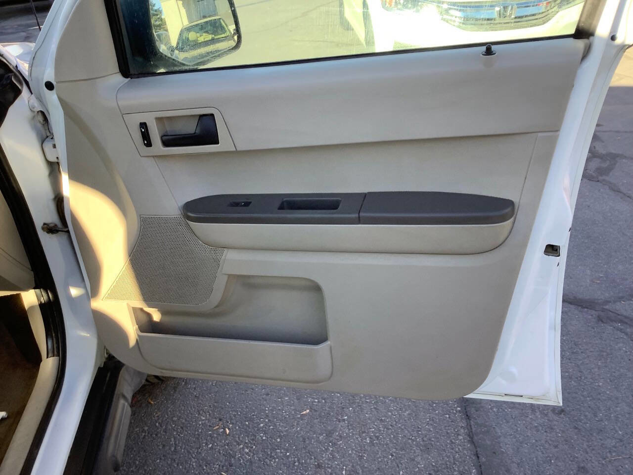 Used 2008 Ford Escape XLS image 31