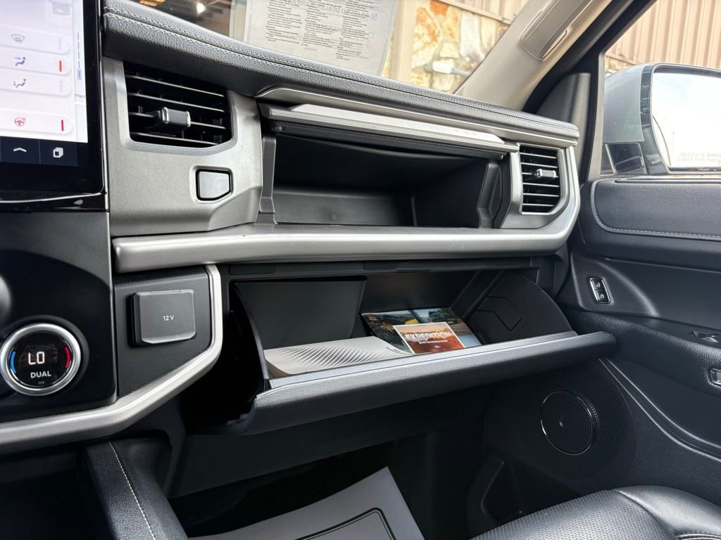 Used 2024 Ford Expedition XLT image 39