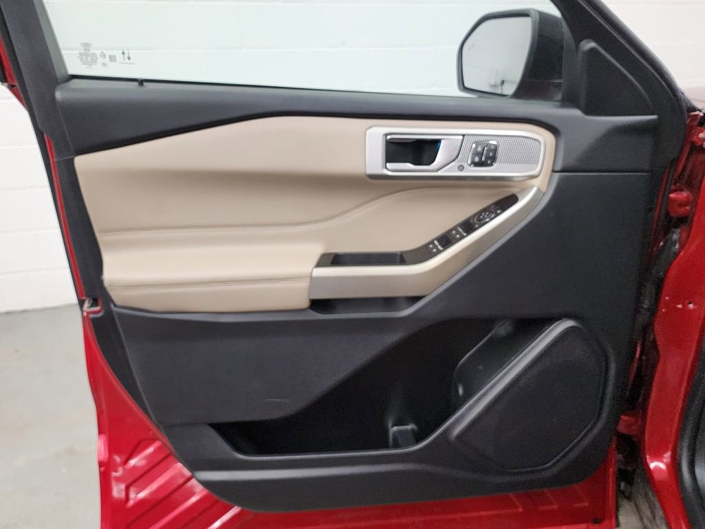 Used 2021 Ford Explorer Limited w/ Equipment Group 301A image 9