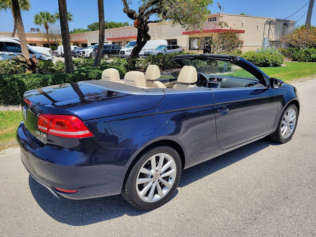 Used 2012 Volkswagen Eos Komfort FWD image 2