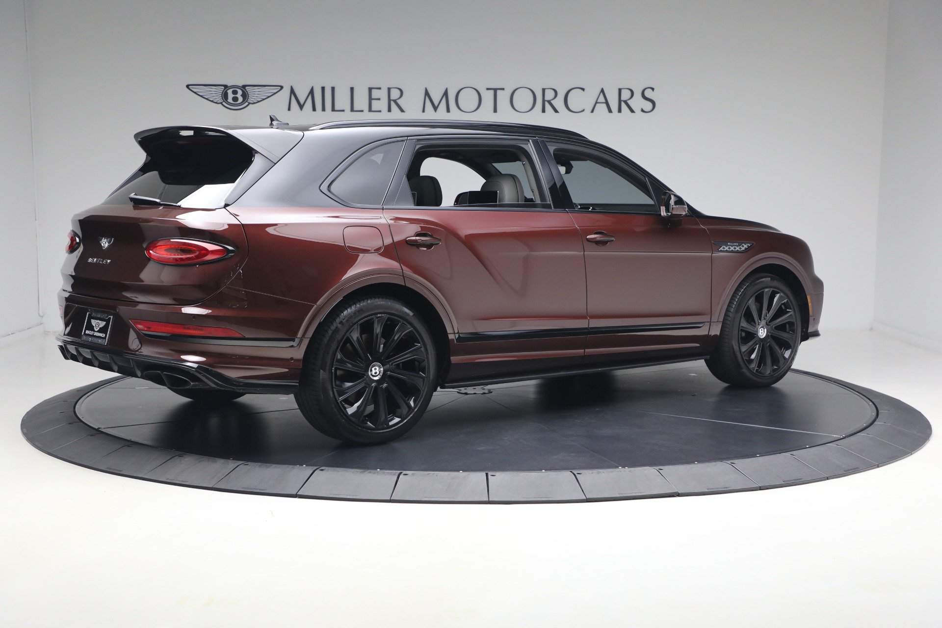 Certified 2024 Bentley Bentayga Extended Wheelbase AWD/4WD image 8