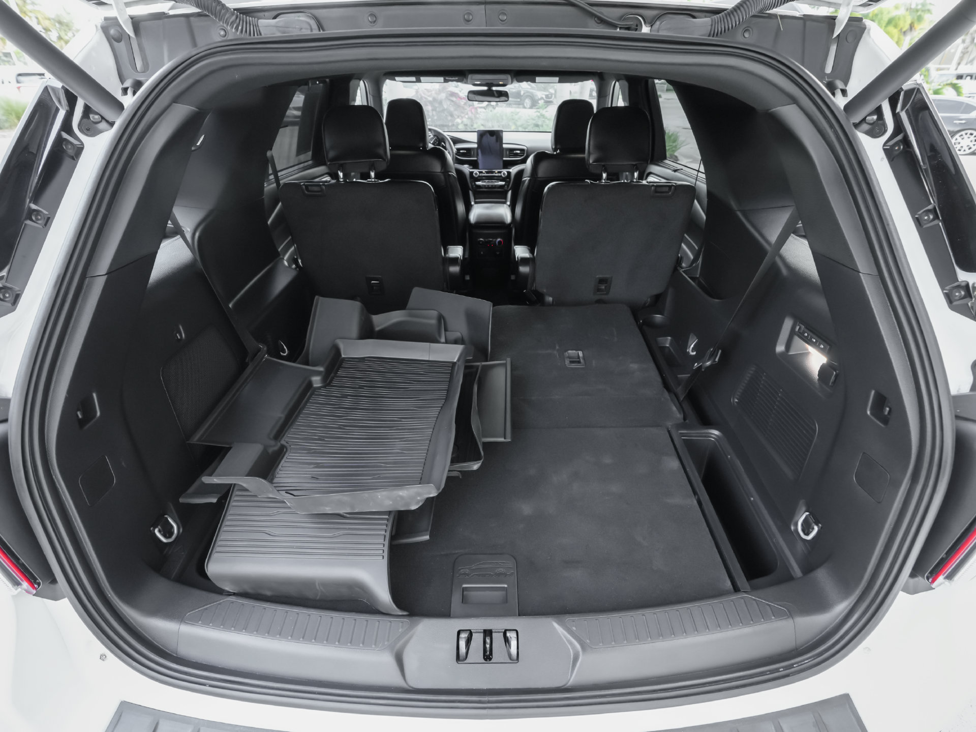 Used 2023 Ford Explorer ST w/ Equipment Group 401A AWD/4WD image 25