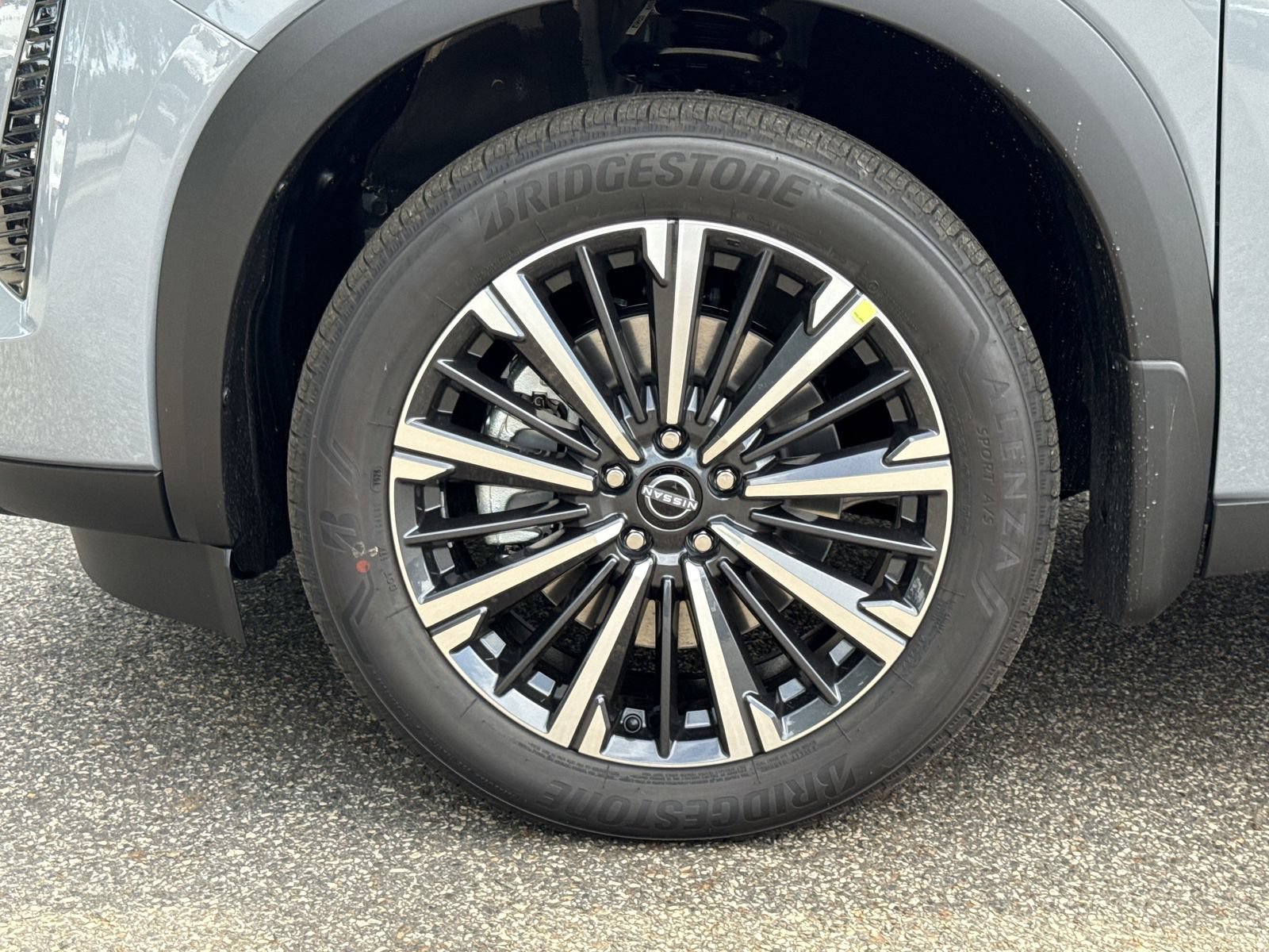 New 2026 Nissan Pathfinder Platinum FWD image 24