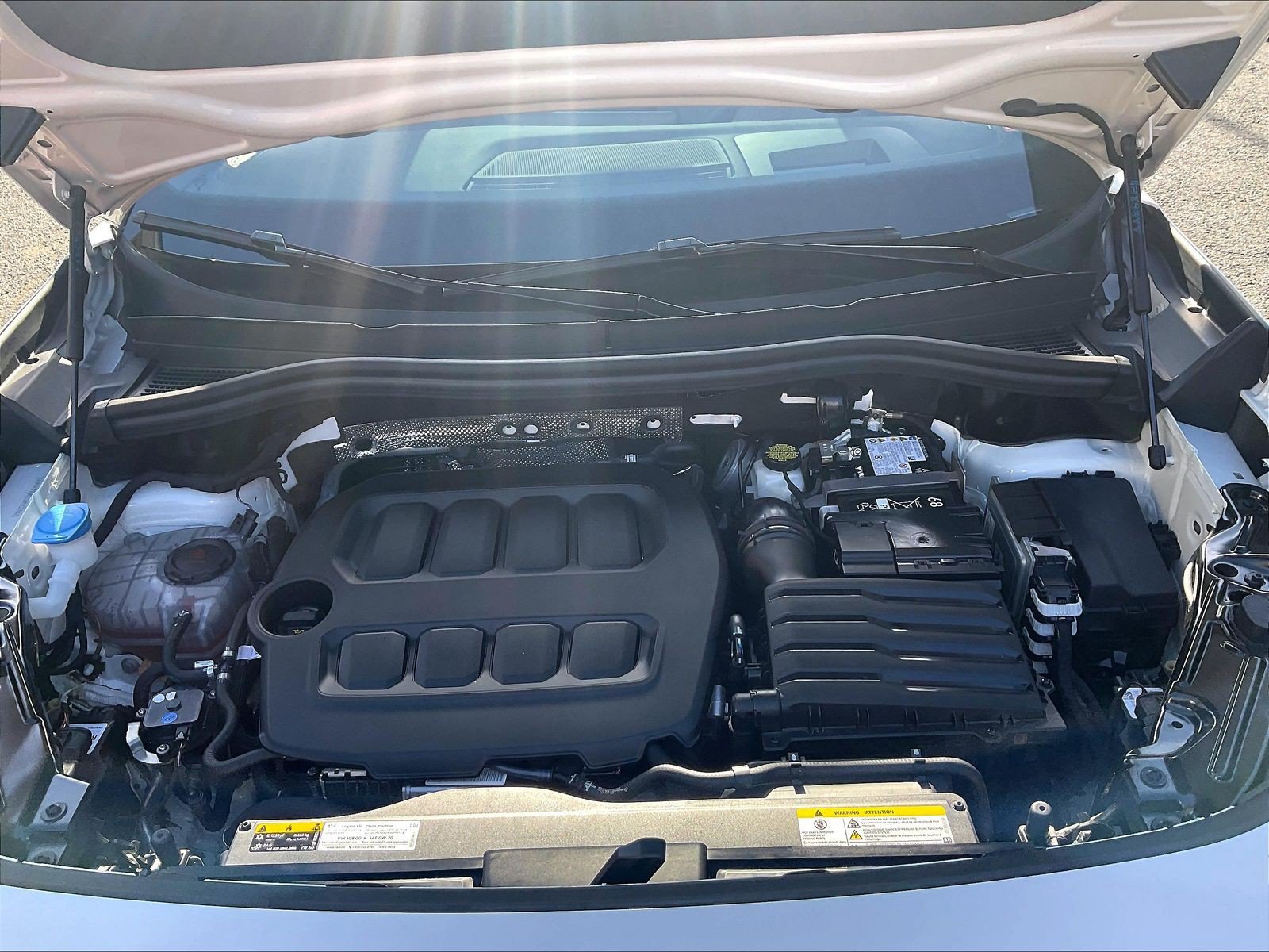 Certified 2025 Volkswagen Tiguan SE R-Line AWD/4WD image 9