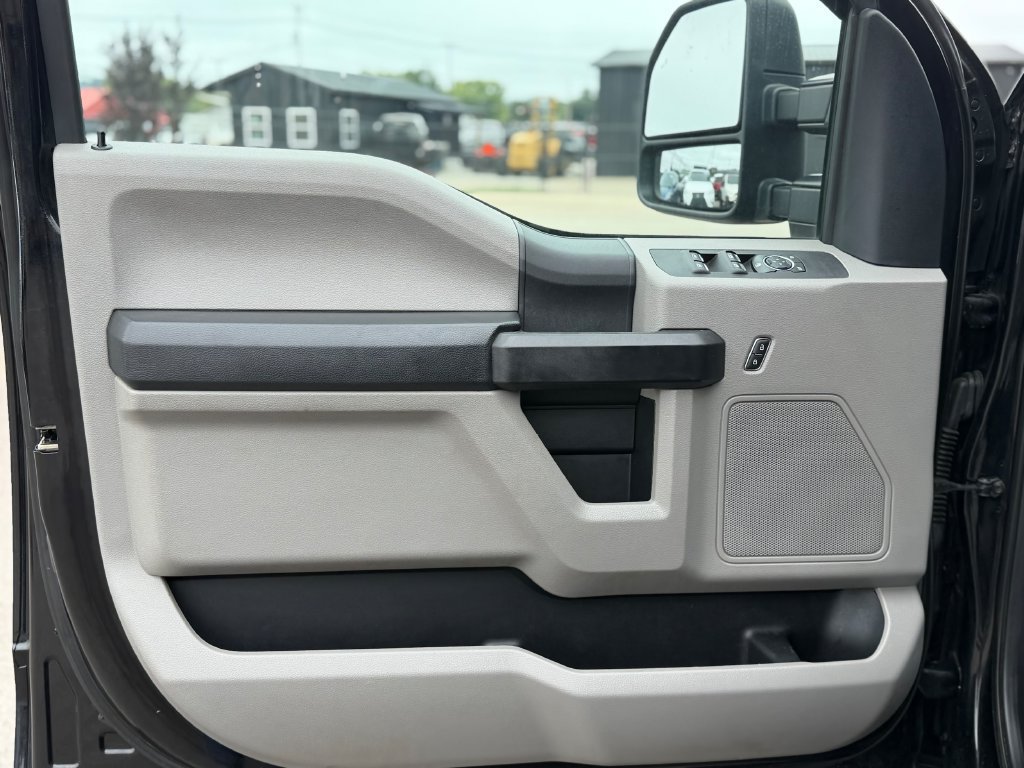Used 2019 Ford F250 XL w/ STX Appearance Package AWD/4WD image 8