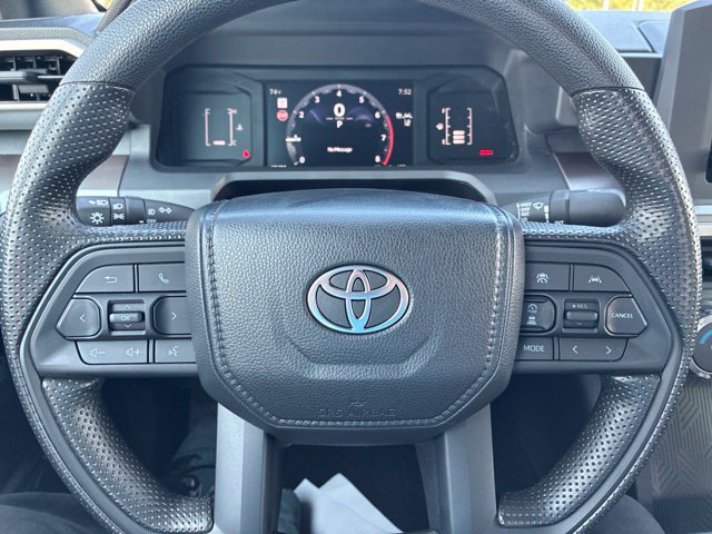 Used 2024 Toyota Tacoma SR5 AWD/4WD image 18