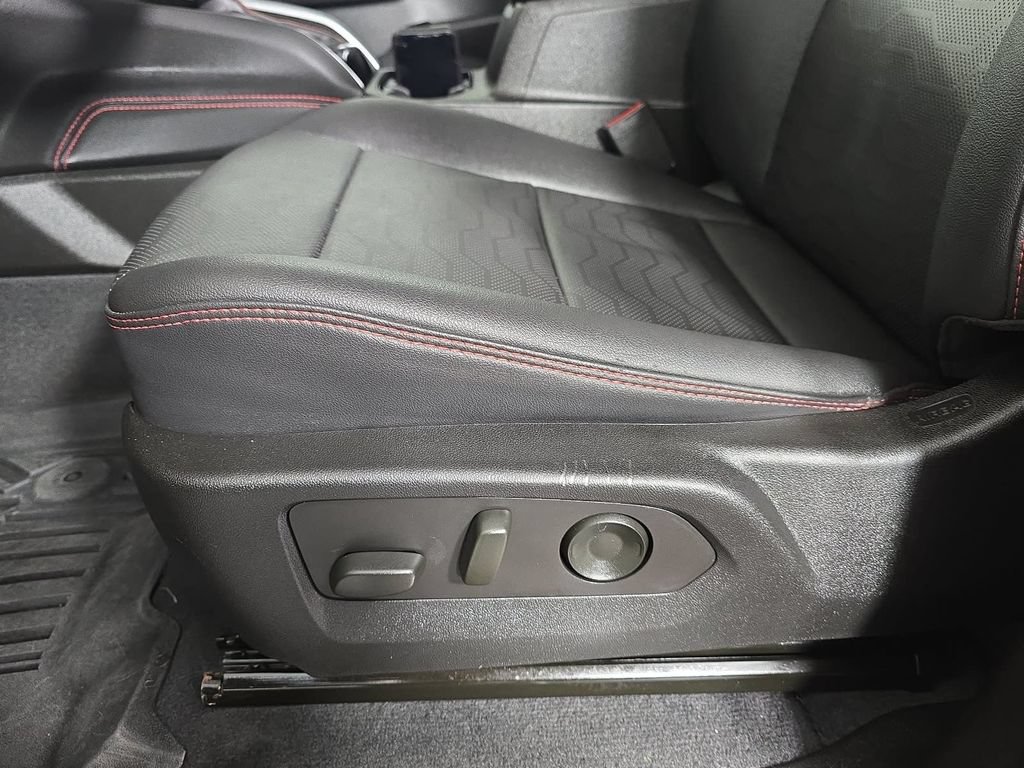 Used 2024 Chevrolet Colorado Z71 w/ Z71 Convenience Package 2 AWD/4WD image 25