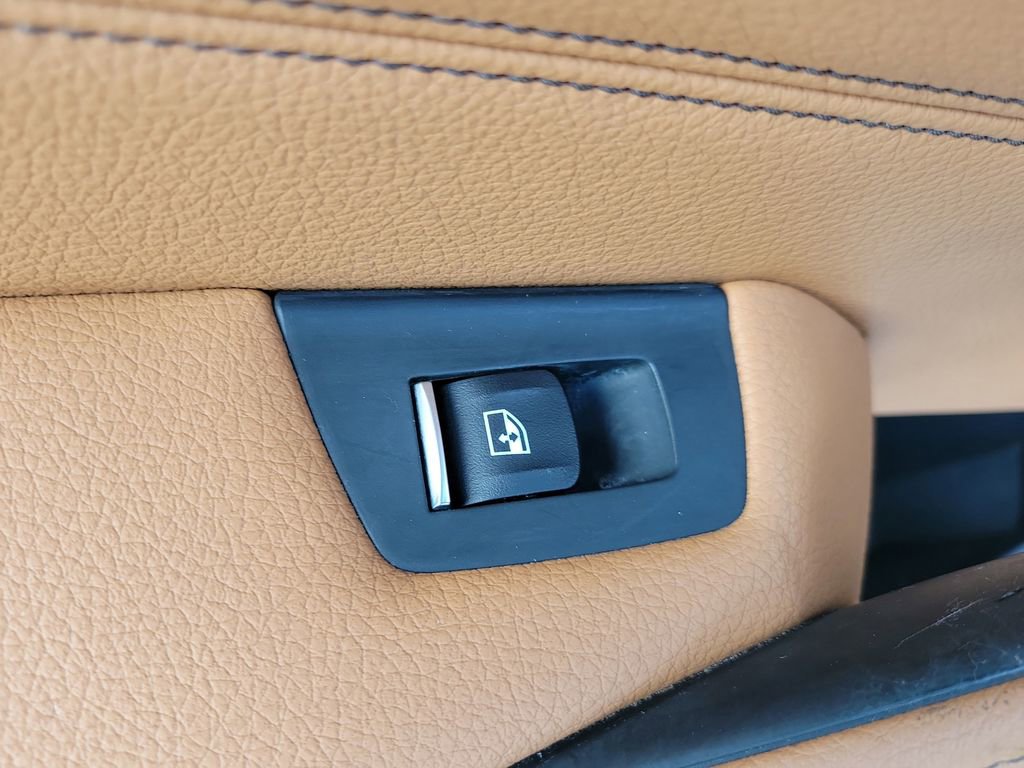 Used 2018 BMW 530i image 16