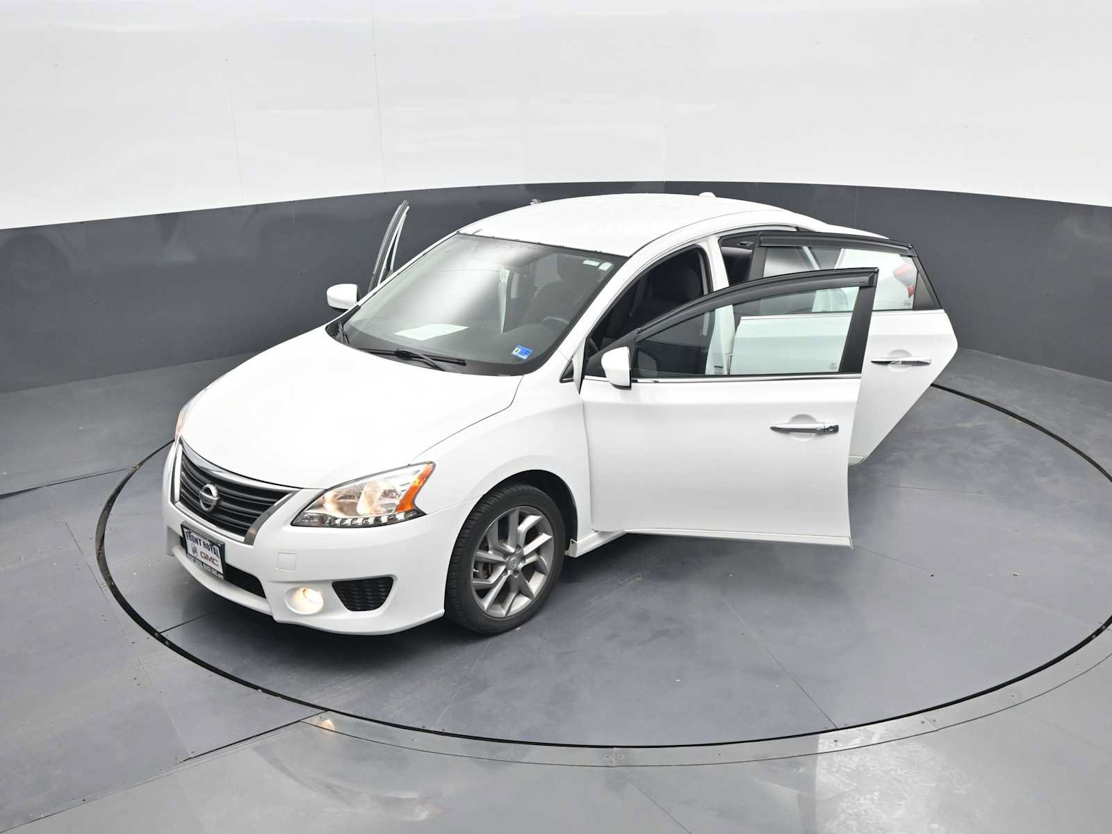 Used 2014 Nissan Sentra SR w/ SR Driver Package FWD image 40