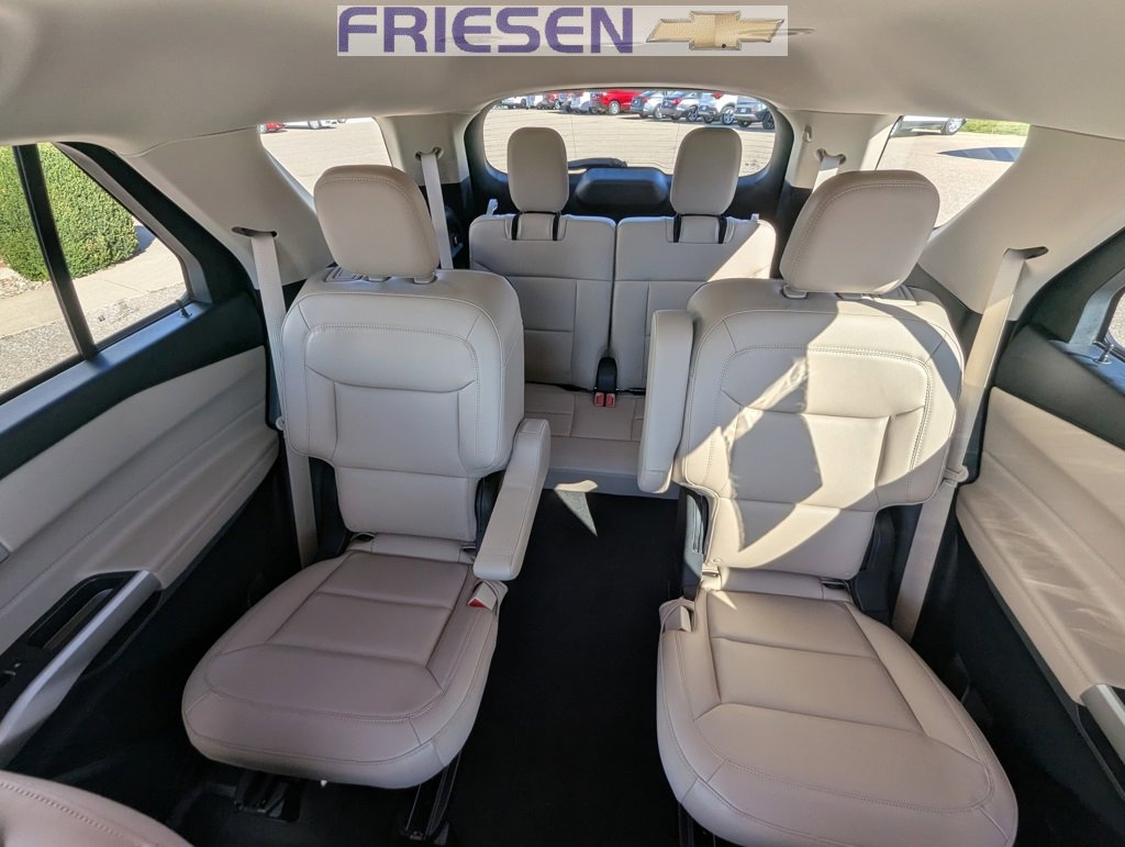 Used 2022 Ford Explorer XLT w/ Equipment Group 202A image 13