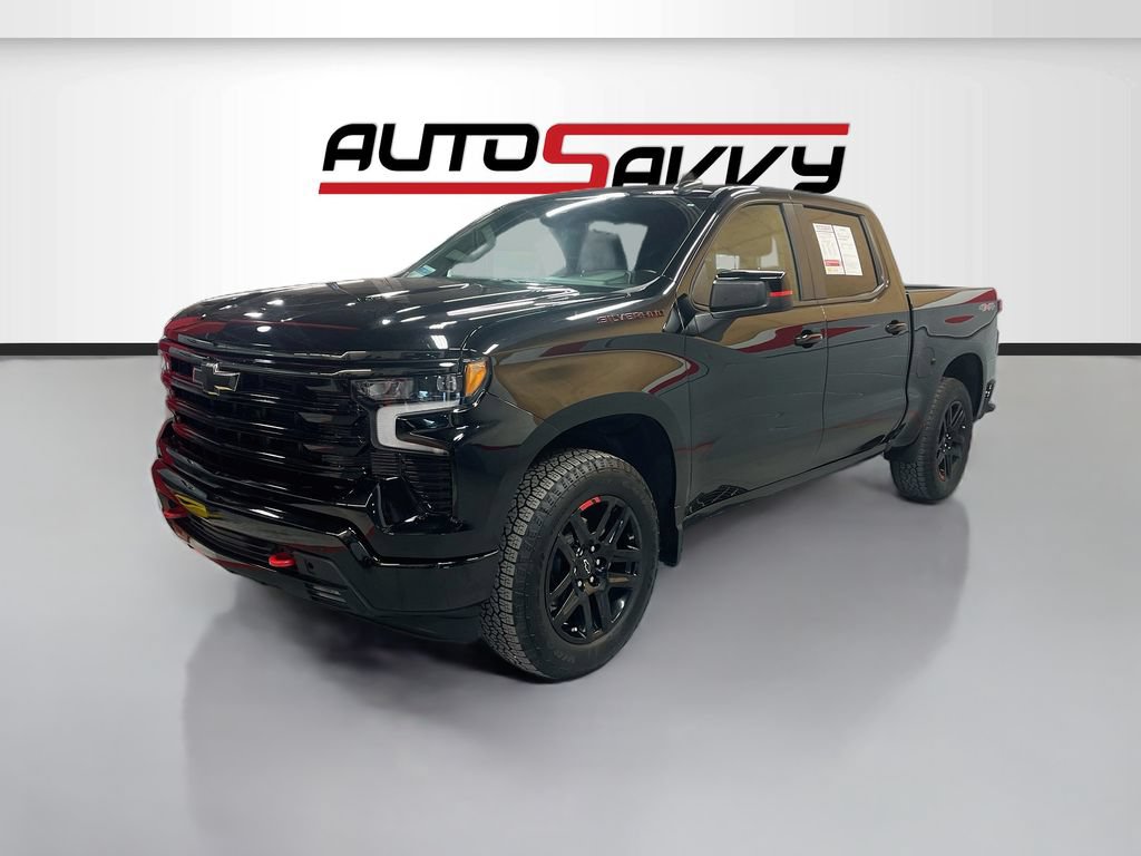Used 2024 Chevrolet Silverado 1500 RST w/ Redline Edition AWD/4WD image 3