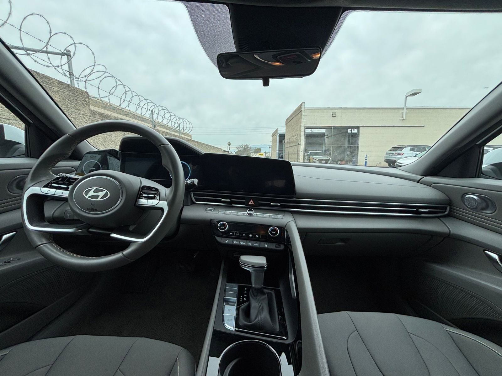 Used 2025 Hyundai Elantra SEL image 36