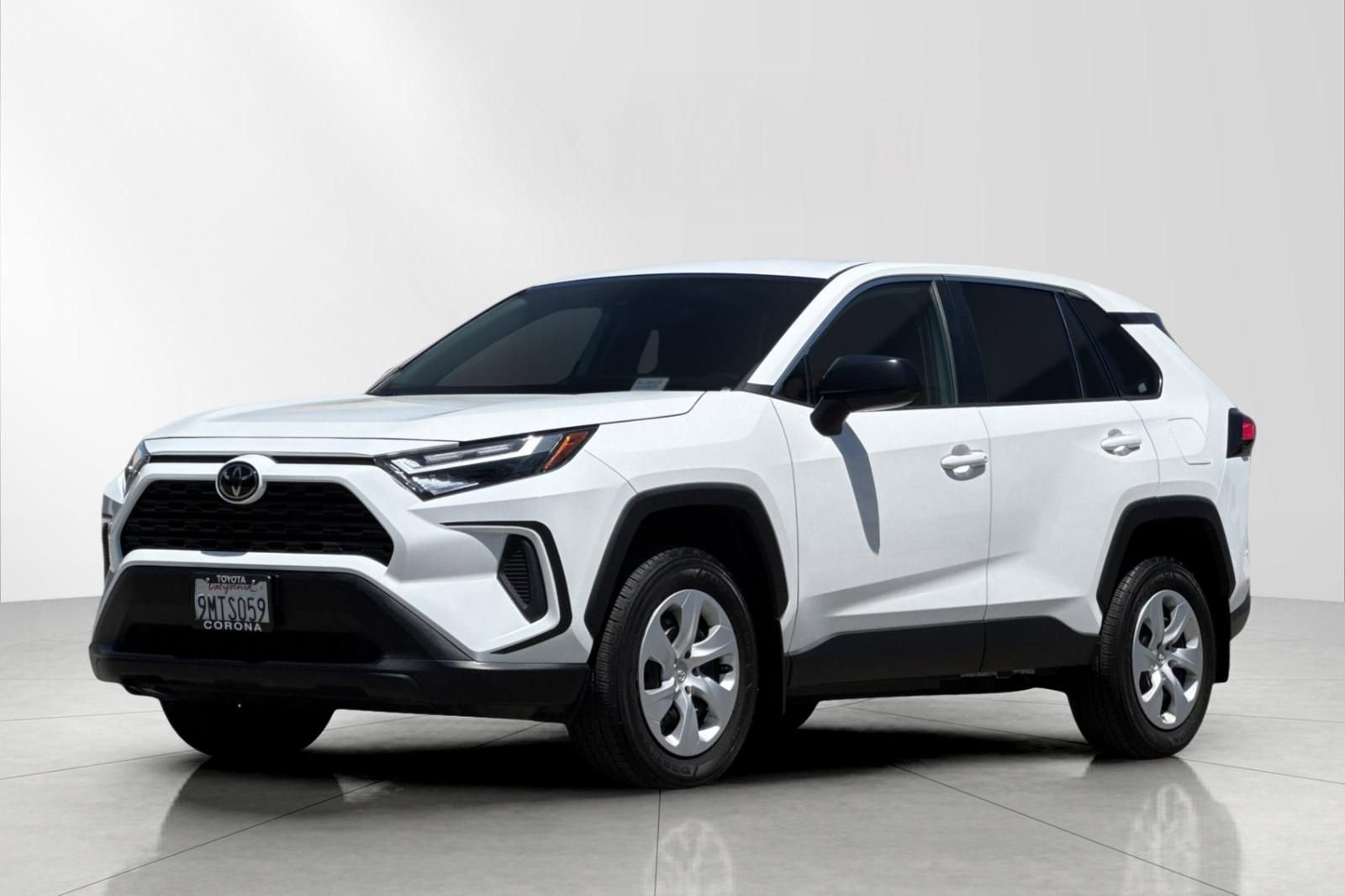 Used 2024 Toyota RAV4 LE FWD image 9