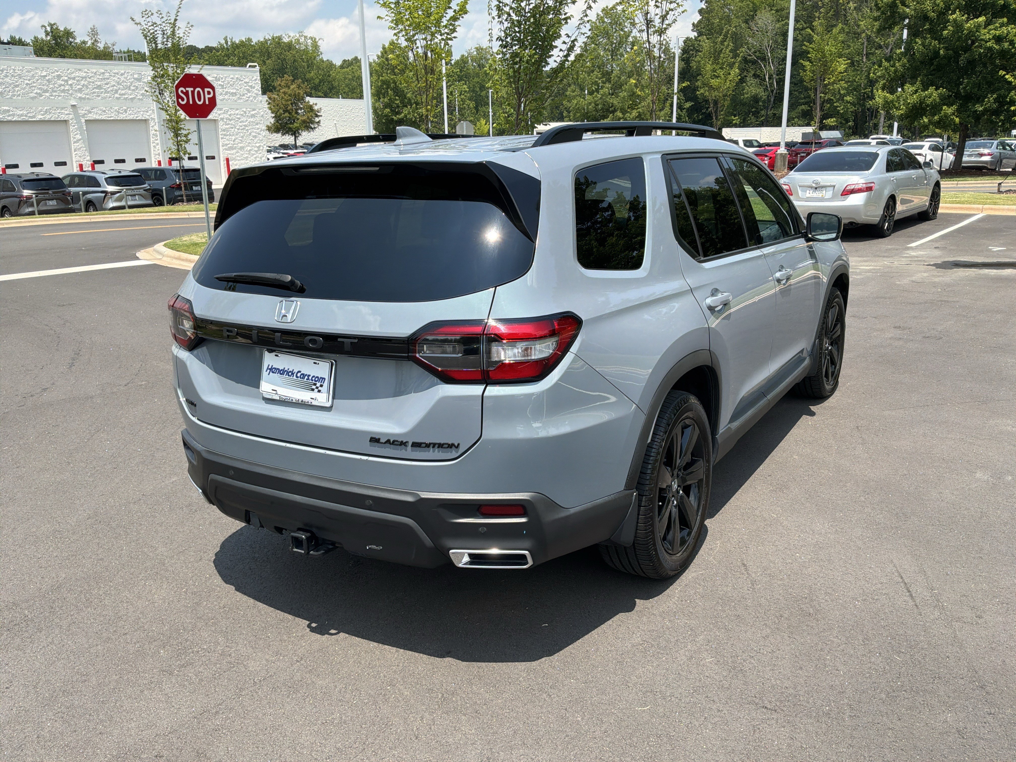 Used 2025 Honda Pilot Black Edition image 10