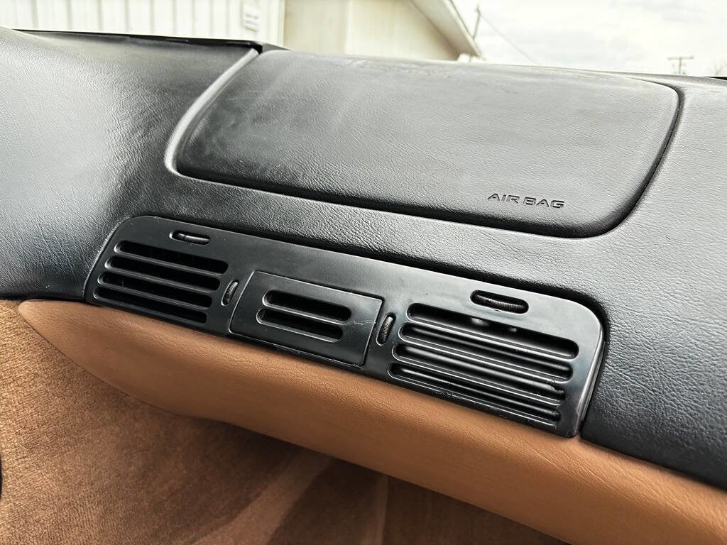 Used 1995 Chevrolet Corvette Coupe image 16