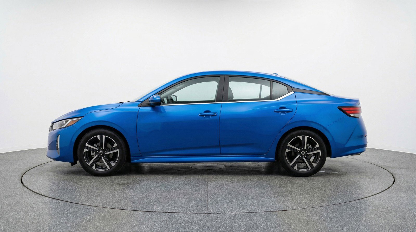 Used 2025 Nissan Sentra SV image 5