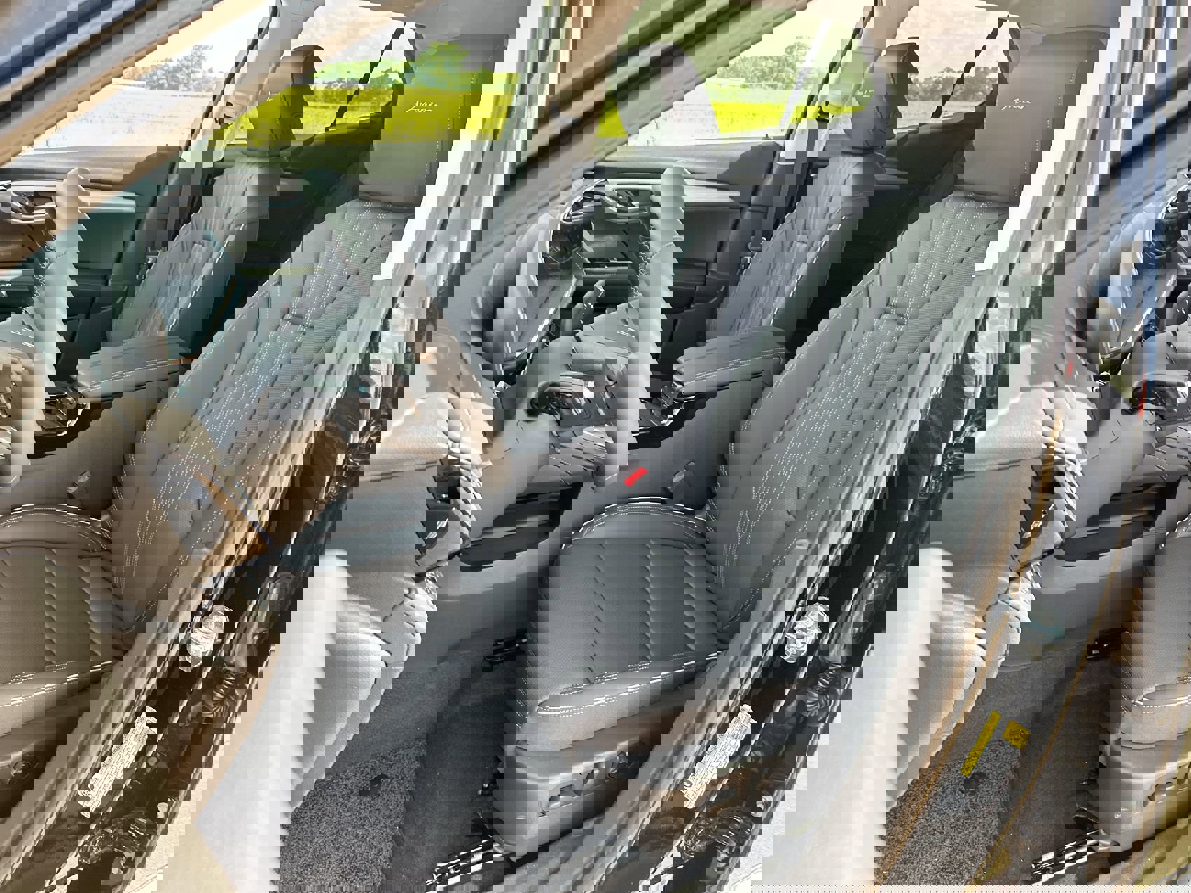 New 2025 Buick Envision Avenir image 11