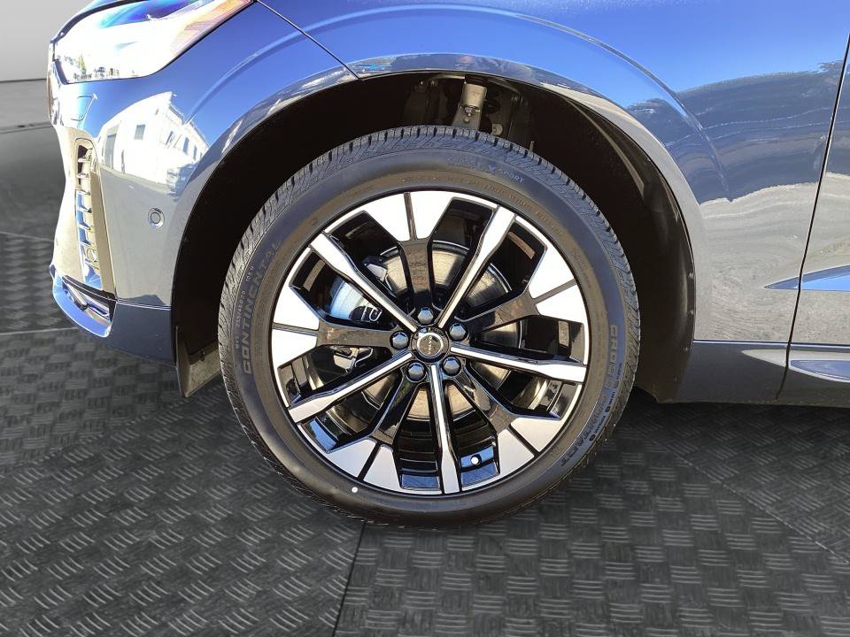 New 2027 Volvo XC60 B5 Plus AWD/4WD image 27