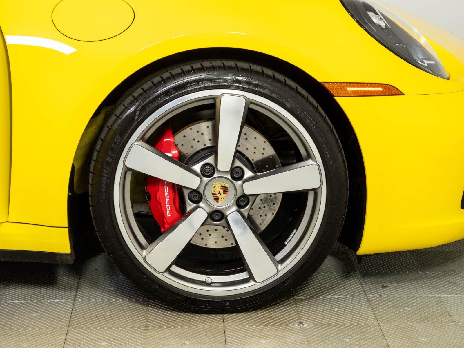 Used 2024 Porsche 911 Carrera S RWD image 31