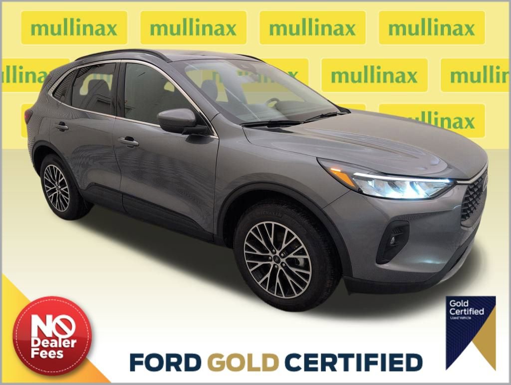 Used 2025 Ford Escape Base image 1